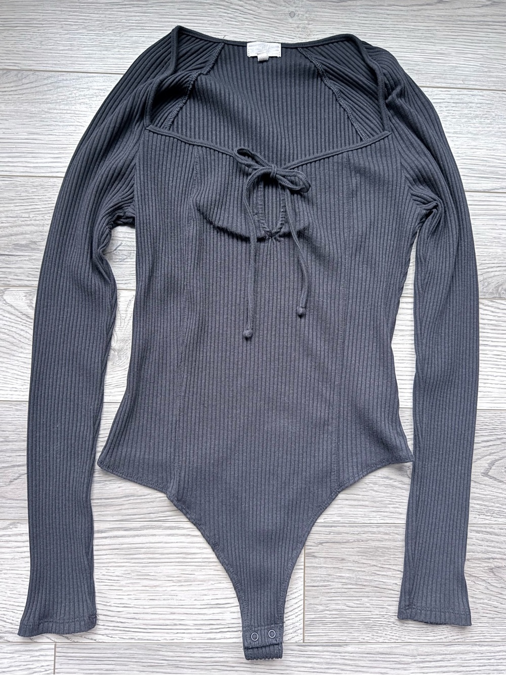 Aerie Black Ribbed Long-Sleeve Tie-Front Bodysuit size medium